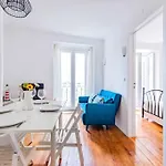 2br At Historical Chiado Appartamento