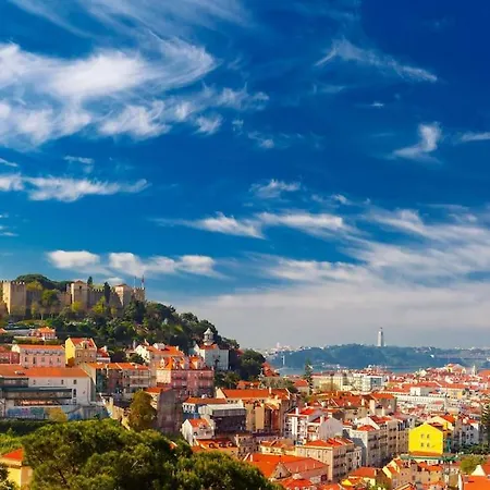 2br At Historical Chiado Apartment